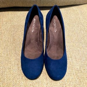NWOT womens blue wedges